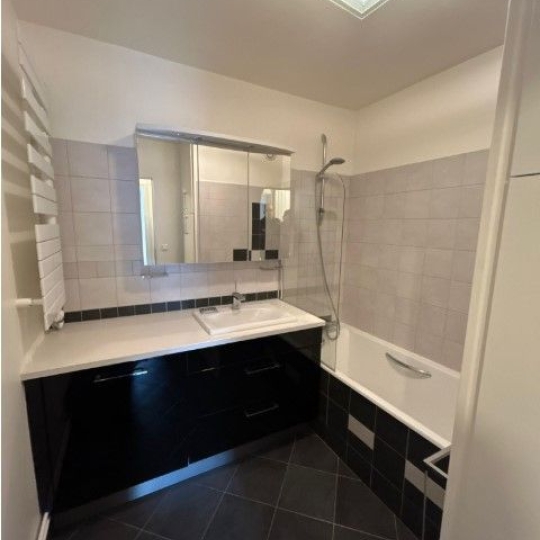  Annonces PUTEAUX : Appartement | PARIS (75014) | 42 m2 | 1 606 &euro; 