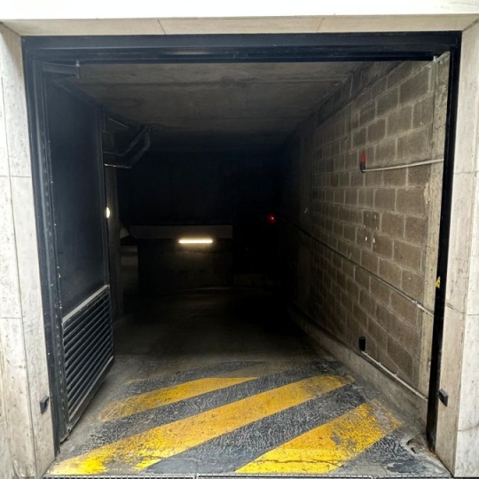  Annonces PUTEAUX : Garage / Parking | PARIS (75015) | 12 m2 | 120 &euro; 