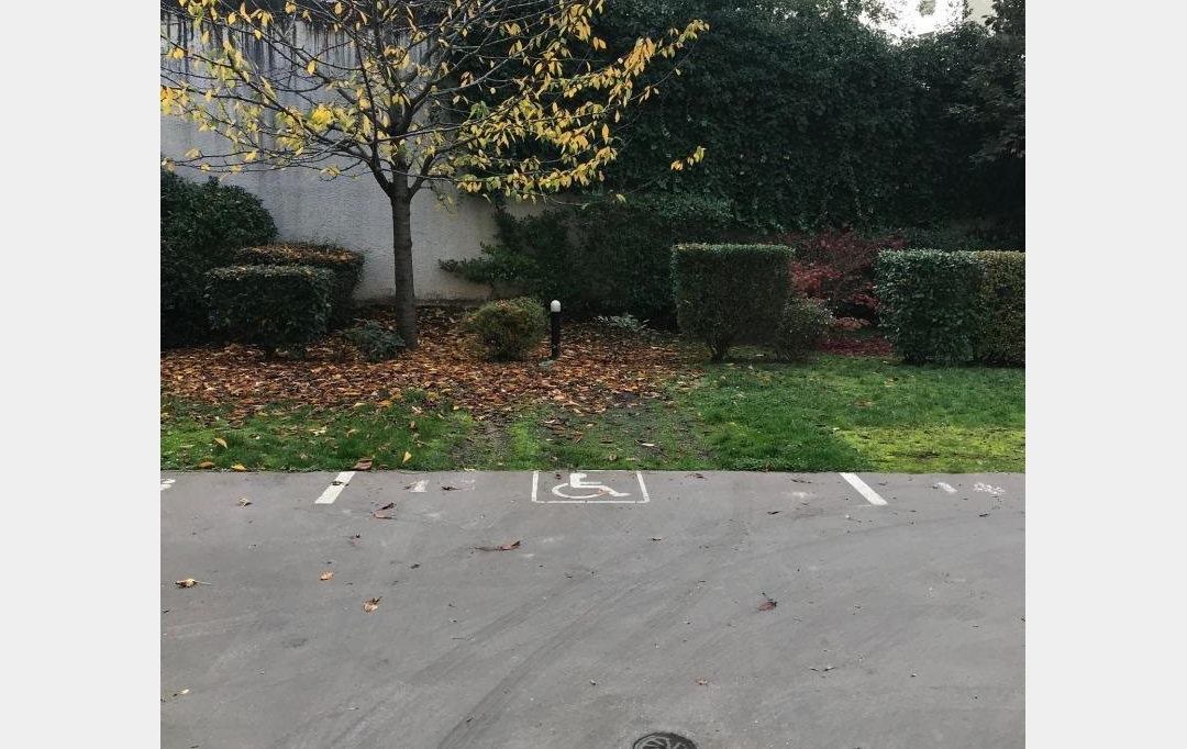 Annonces PUTEAUX : Garage / Parking | ISSY-LES-MOULINEAUX (92130) | 0 m2 | 85 &euro; 