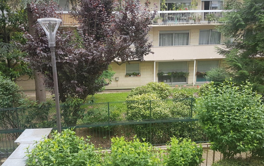 Annonces PUTEAUX : Appartement | PARIS (75018) | 46 m2 | 340 200 &euro; 