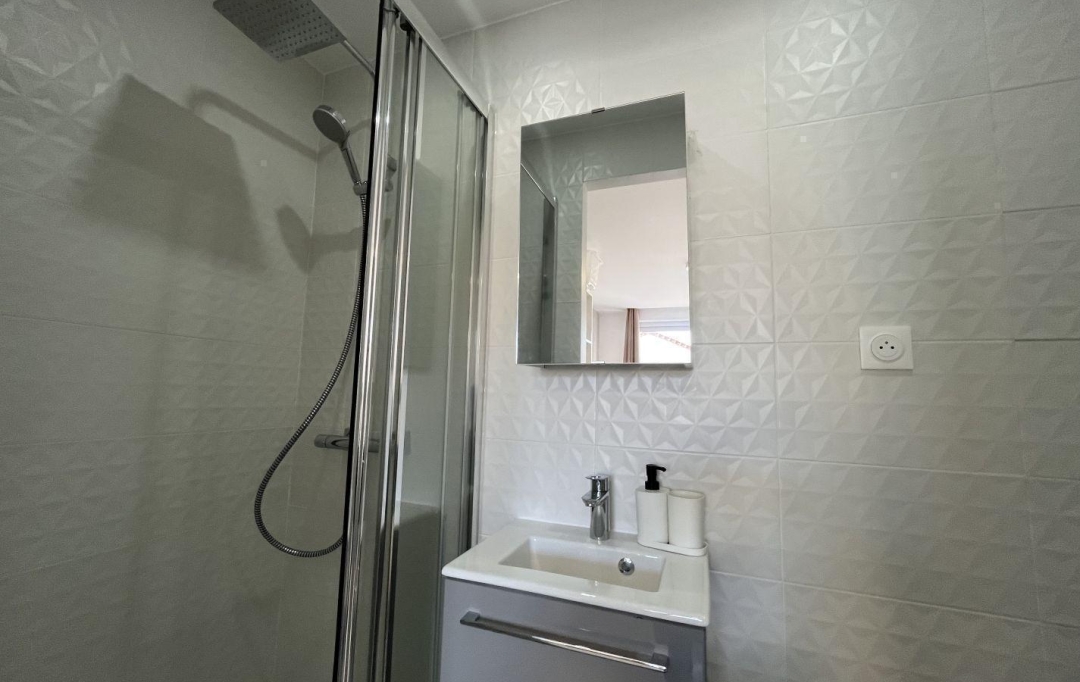 Annonces PUTEAUX : Maison / Villa | COLOMBES (92700) | 15 m2 | 700 &euro; 