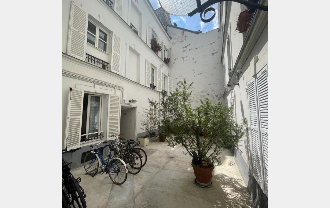 Annonces PUTEAUX : Appartement | PARIS (75018) | 22 m2 | 860 &euro; 