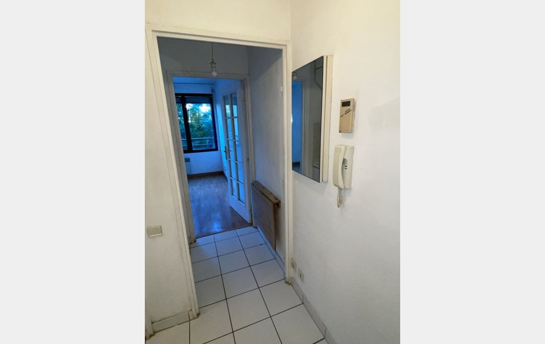 Annonces PUTEAUX : Appartement | CHARENTON-LE-PONT (94220) | 20 m2 | 750 &euro; 