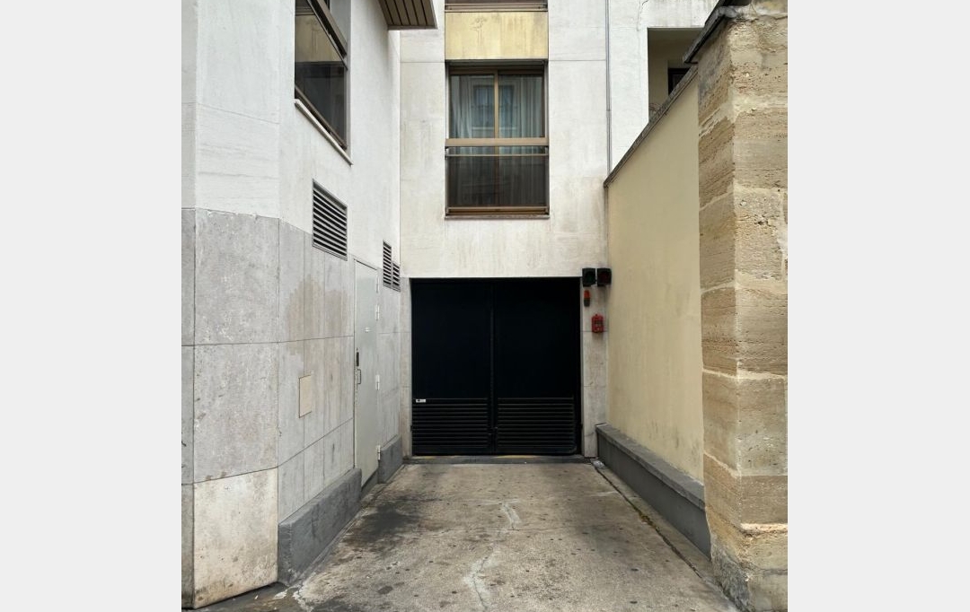Annonces PUTEAUX : Garage / Parking | PARIS (75015) | 12 m2 | 120 &euro; 