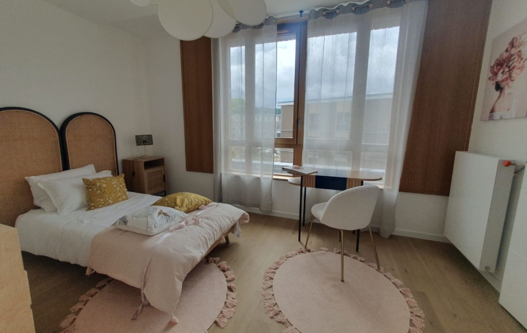 Annonces PUTEAUX : Appartement | NANTERRE (92000) | 77 m2 | 4 410 000 &euro; 