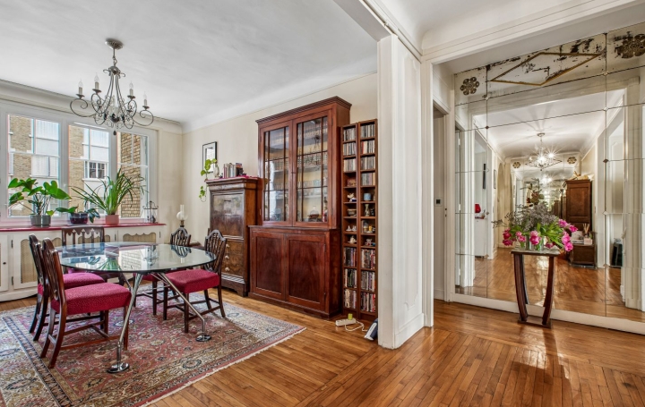 Appartement P4   PARIS  100 m2 889 000 € 